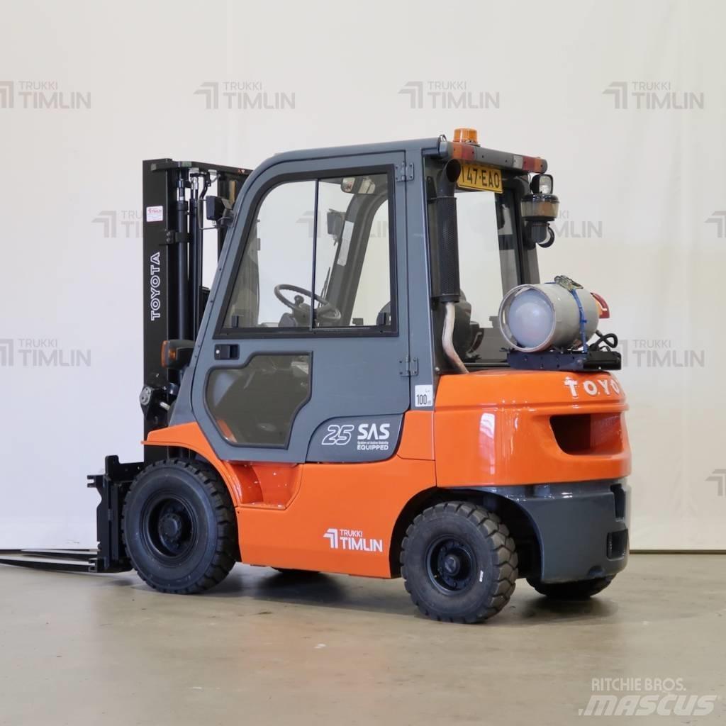 Toyota 42-7FGF25 Plinski viljuškari