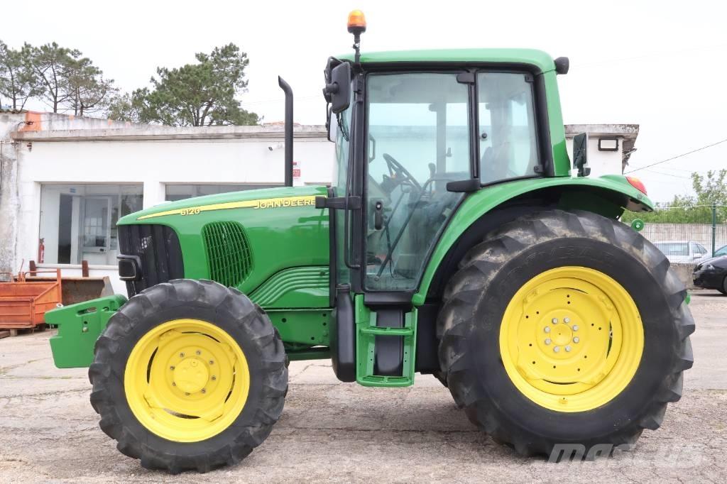 John Deere 6120 Traktori