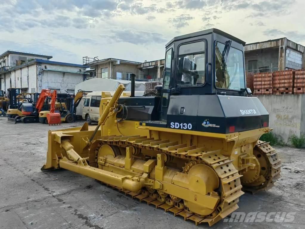 Shantui SD130 Buldožeri guseničari