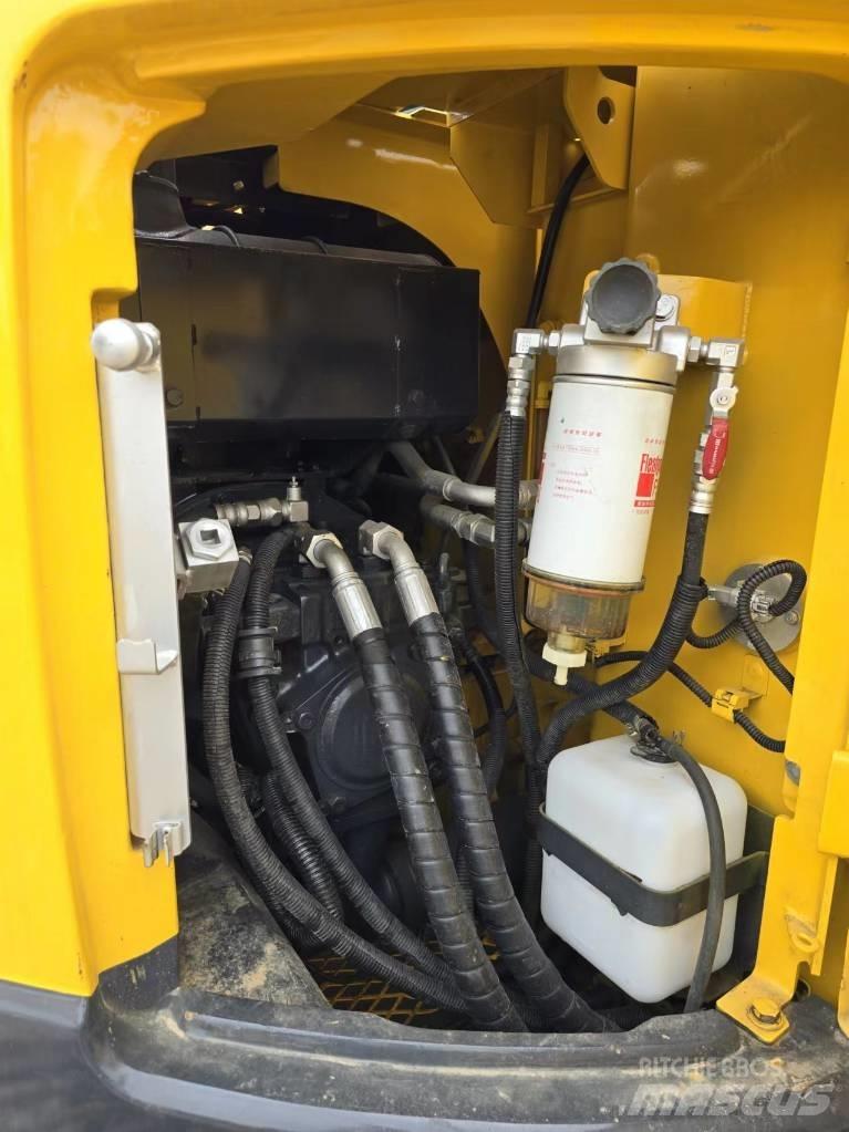 Komatsu PC 128 US Bageri guseničari