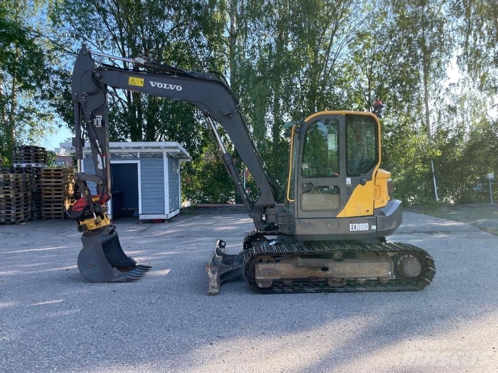 Volvo ECR 88 D Pro Midi bageri 7t – 12t