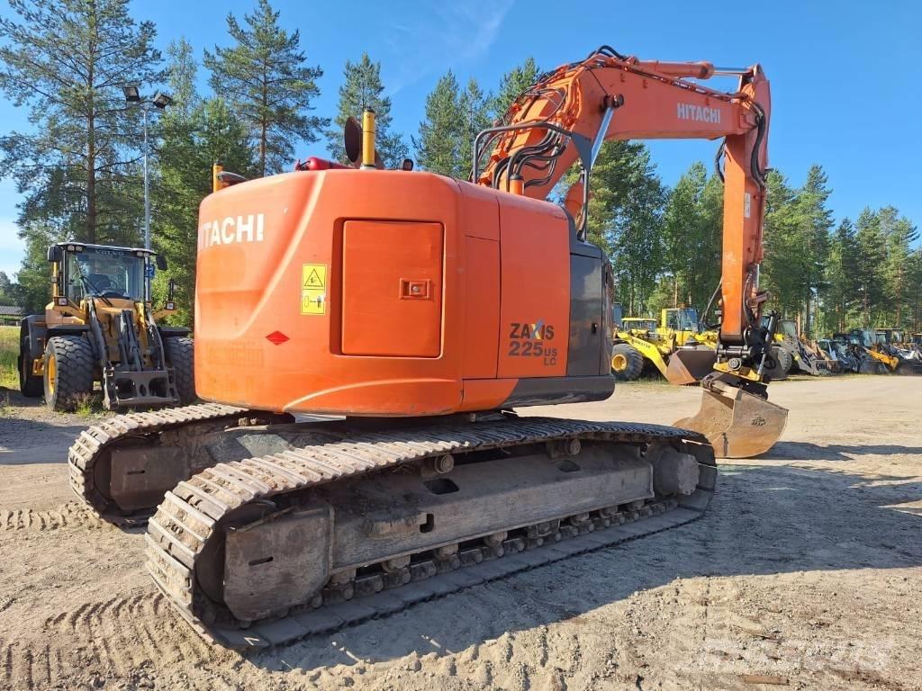 Hitachi ZX225USLC-5 Bageri guseničari