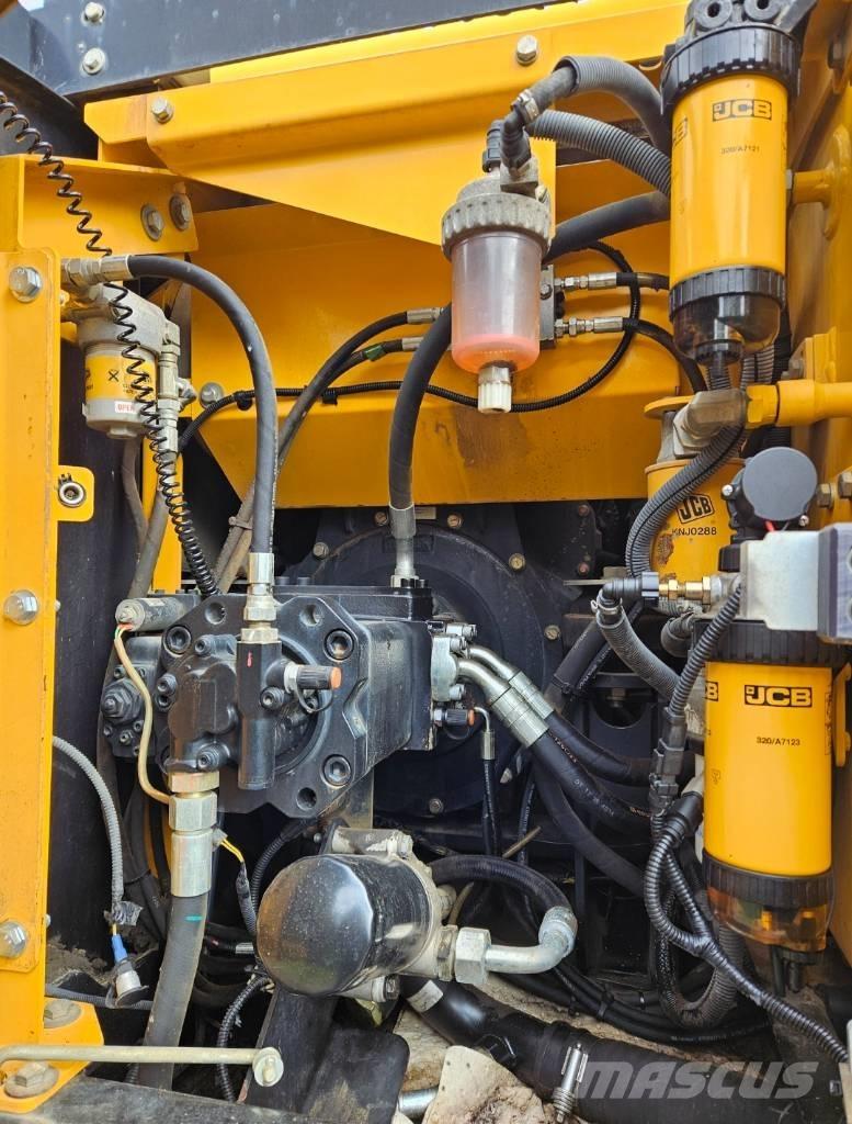 JCB JS 131 LC Bageri guseničari