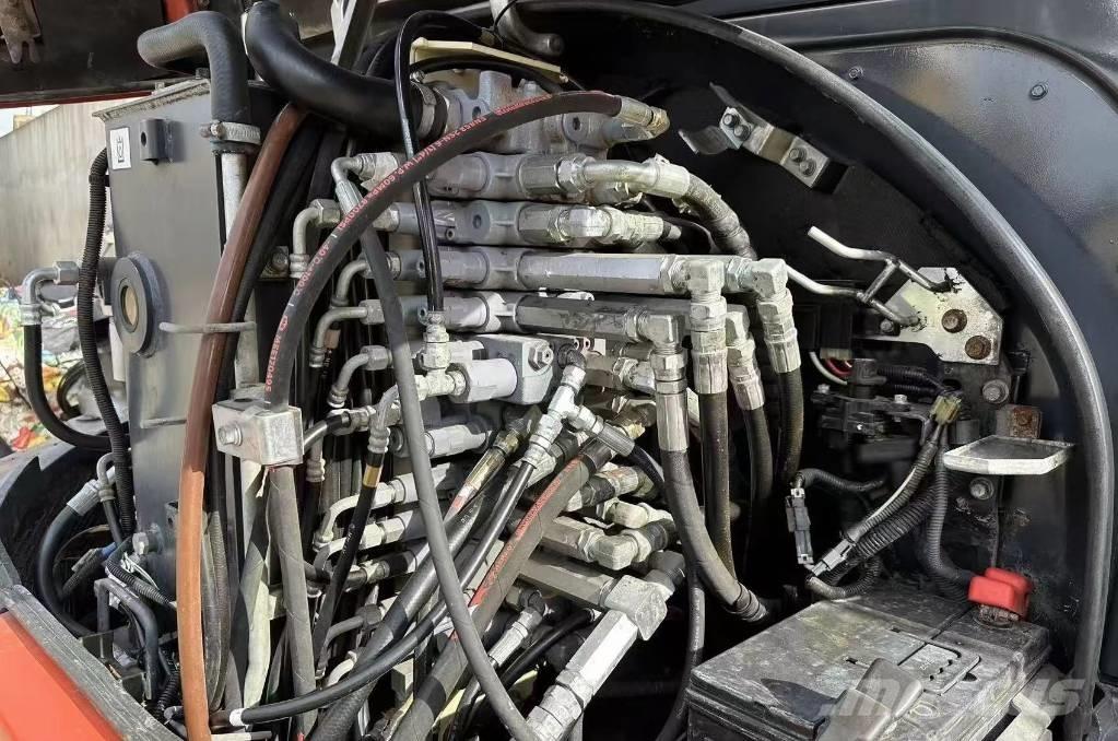 Kubota 163 Bageri guseničari