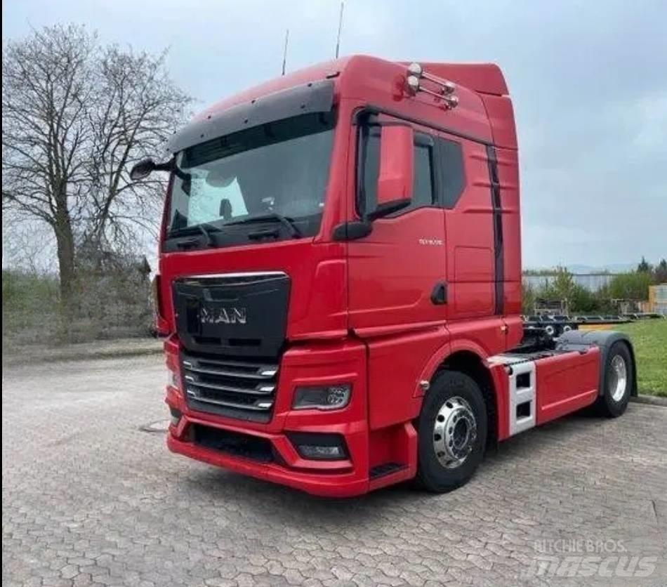 Shacman truck head Kiperi prikolice