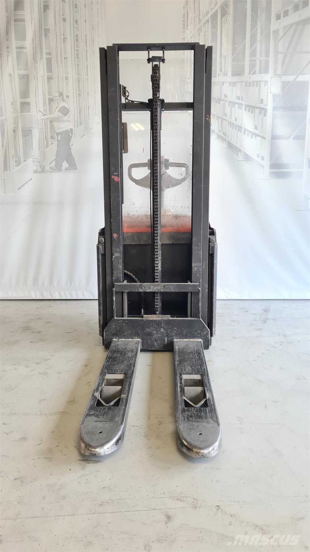 Toyota SWE120 Samopogonski ručni viljuškari