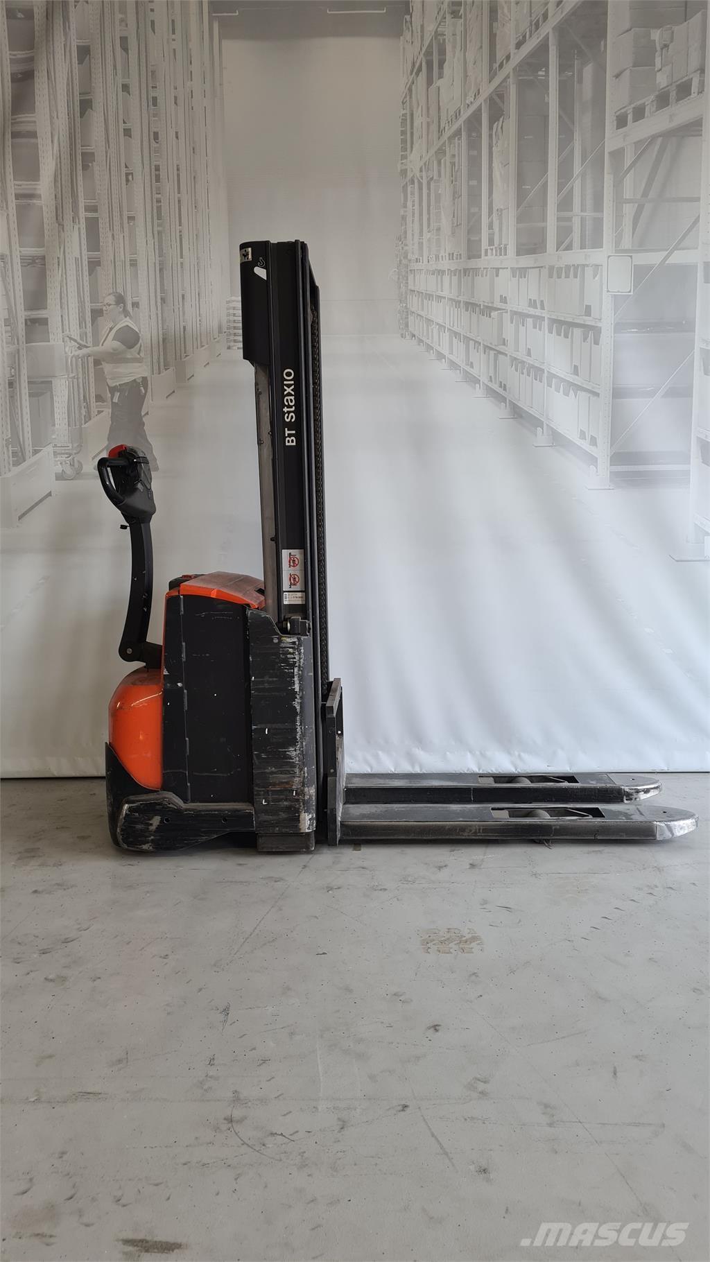 Toyota SWE120 Samopogonski ručni viljuškari