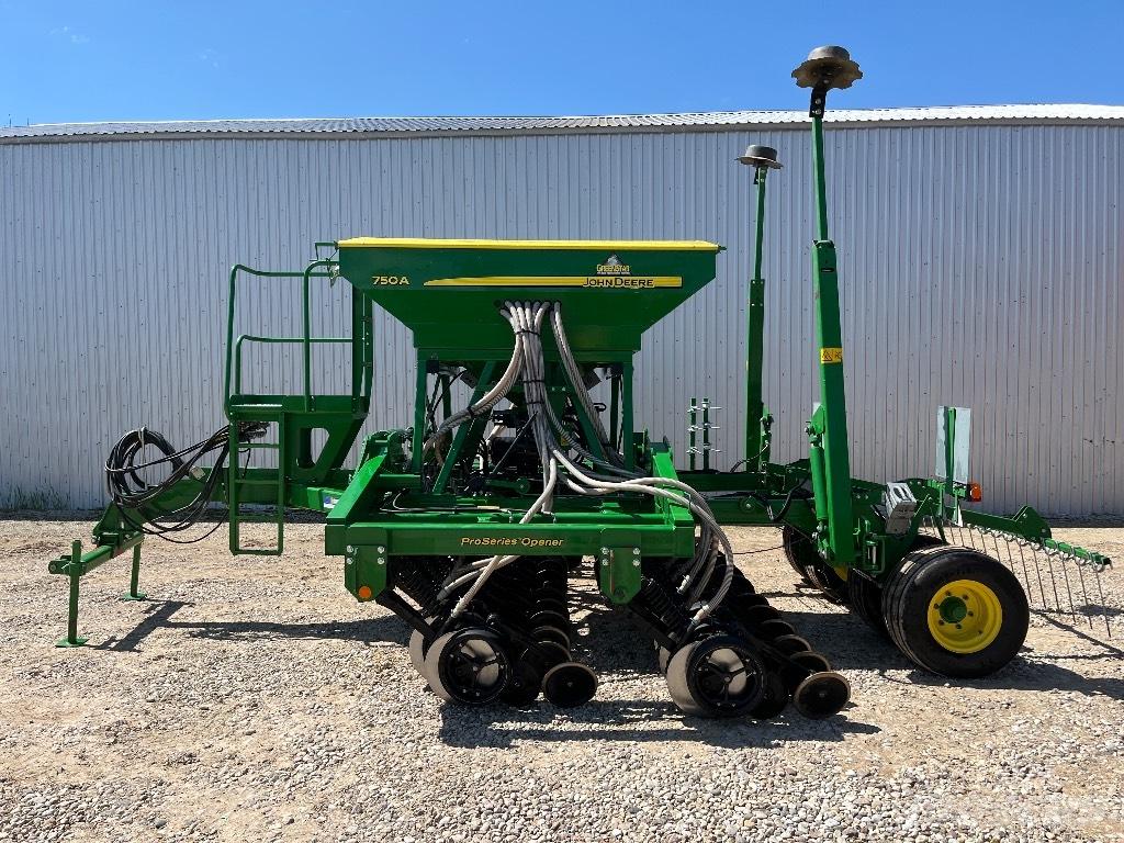 John Deere 750 A Sejačice