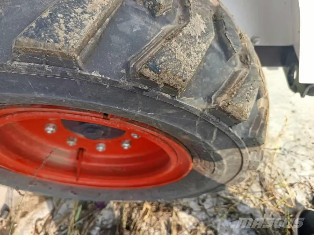 Bobcat S18 Skid steer mini utovarivači