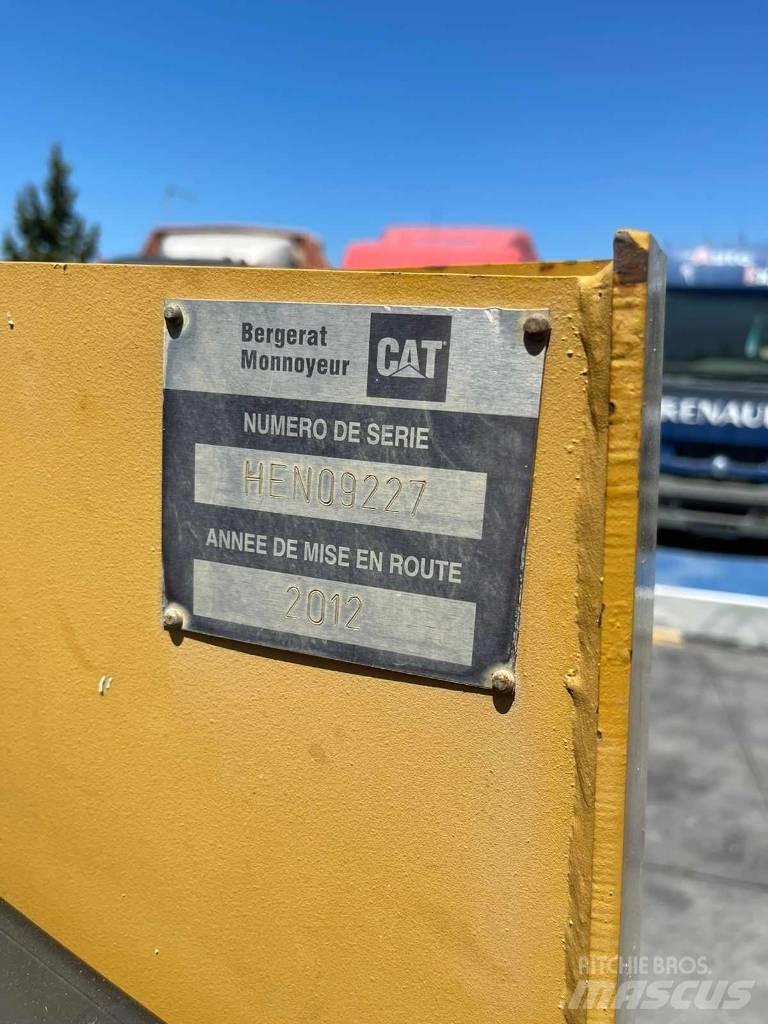 CAT 236 B Skid steer mini utovarivači
