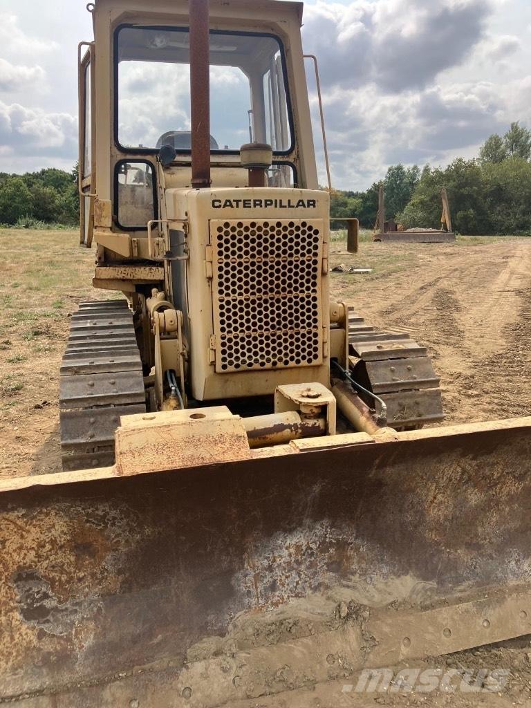 CAT D 3 B Buldožeri guseničari