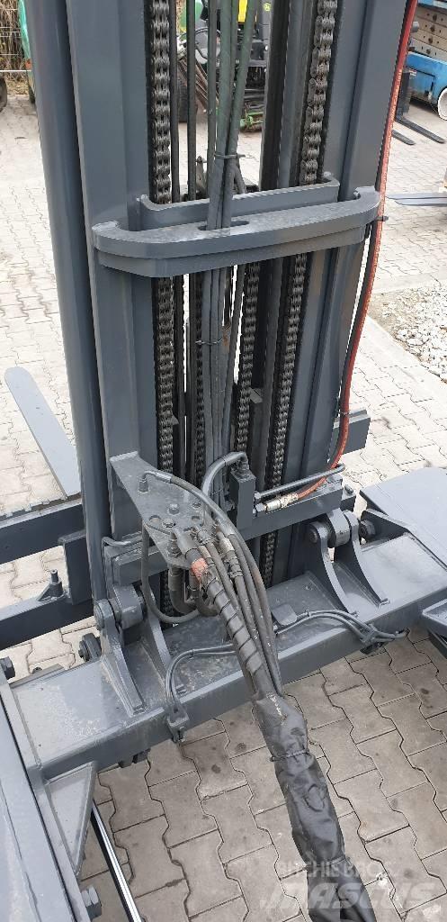 Combilift C 4500 Viljuškari sa 4-stranskim dohvatom