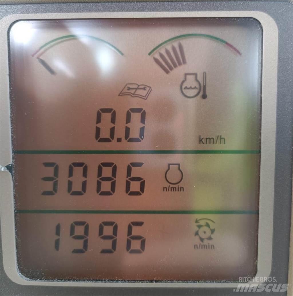 John Deere 7300 Mašine za stočnu hranu sa sopstvenim pogonom