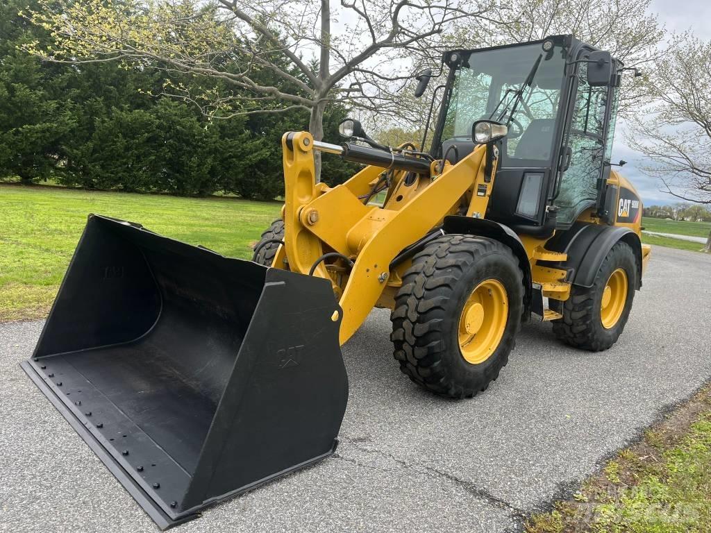 CAT 908M Utovarivači na točkove
