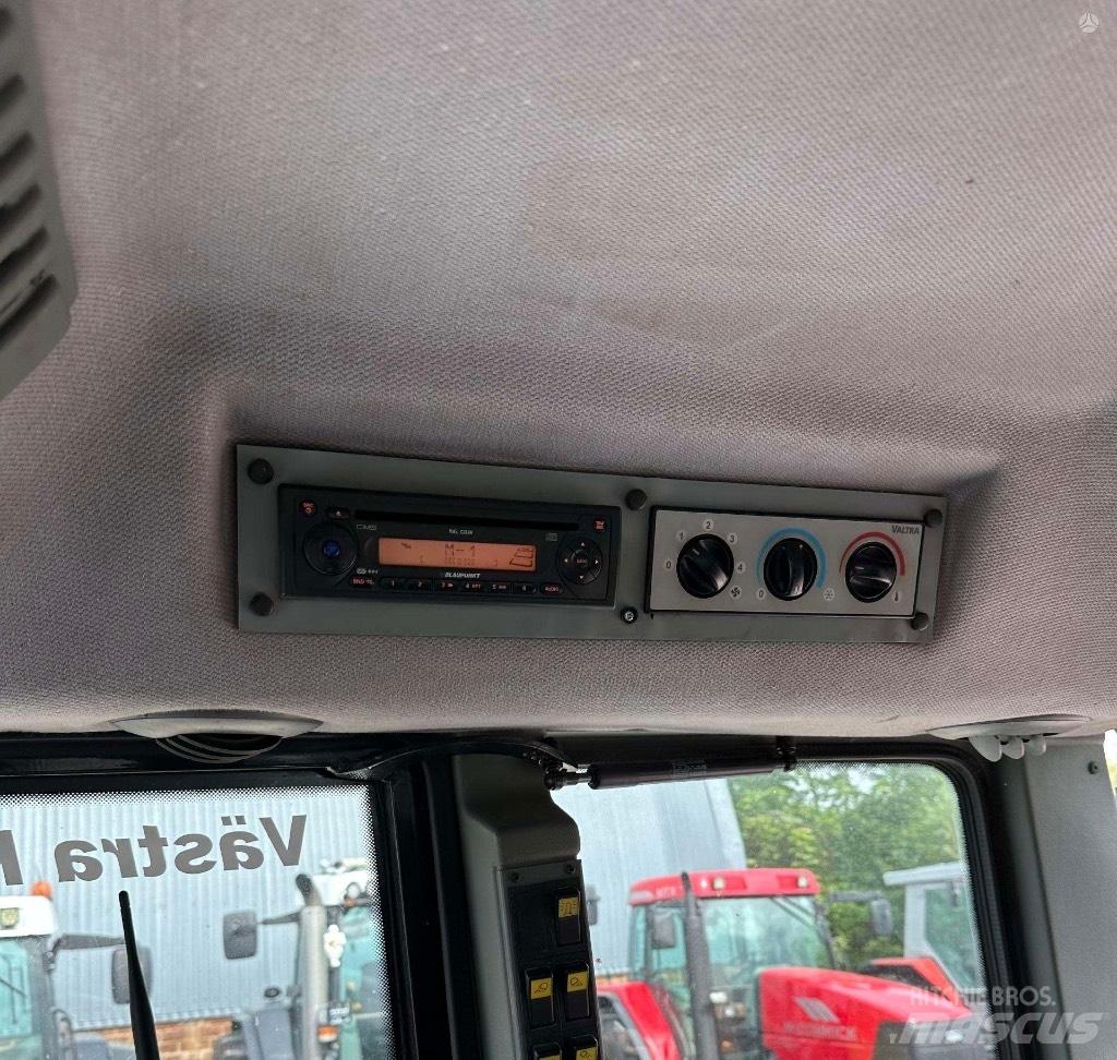 Valtra T 170 Traktori