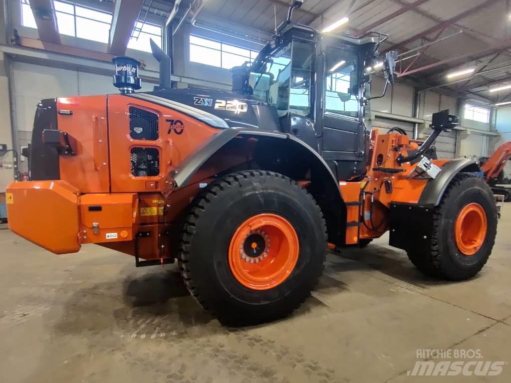 Hitachi ZW220-7 Utovarivači na točkove