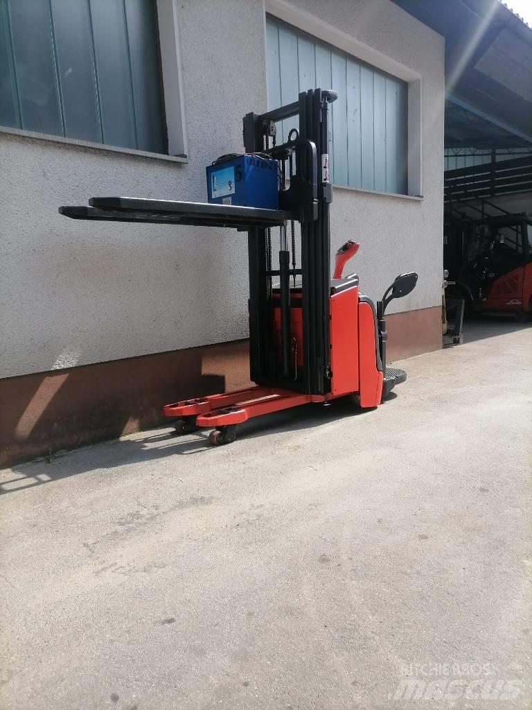 Linde L16i-AP-372 Nisko podizni električni viljuškar sa stajalištom