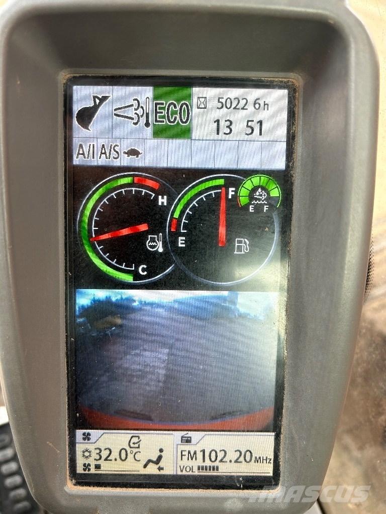 Hitachi ZX 135 US-6 Bageri guseničari