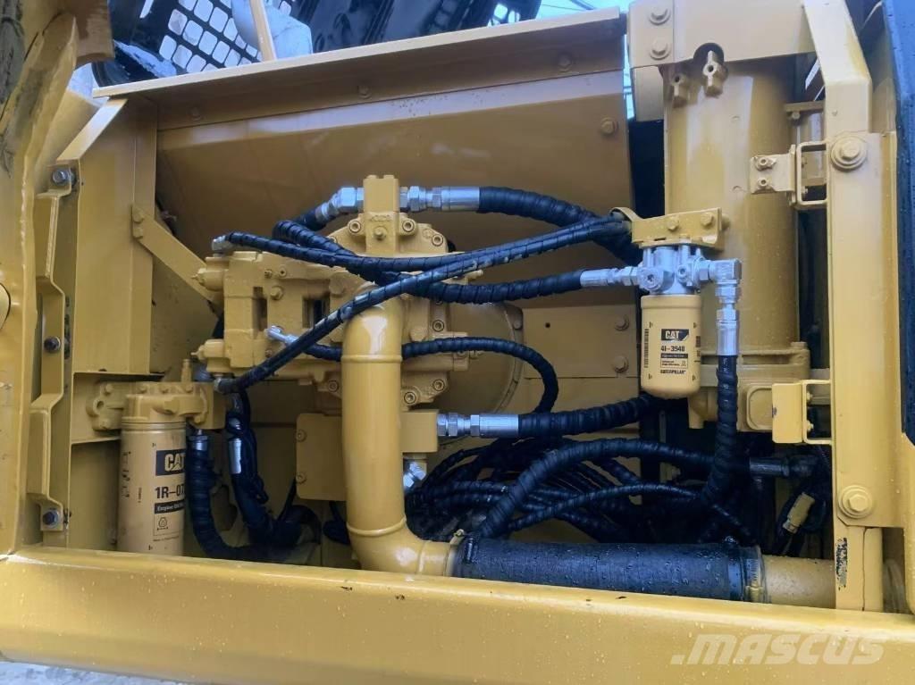 CAT 325 B L Bageri guseničari