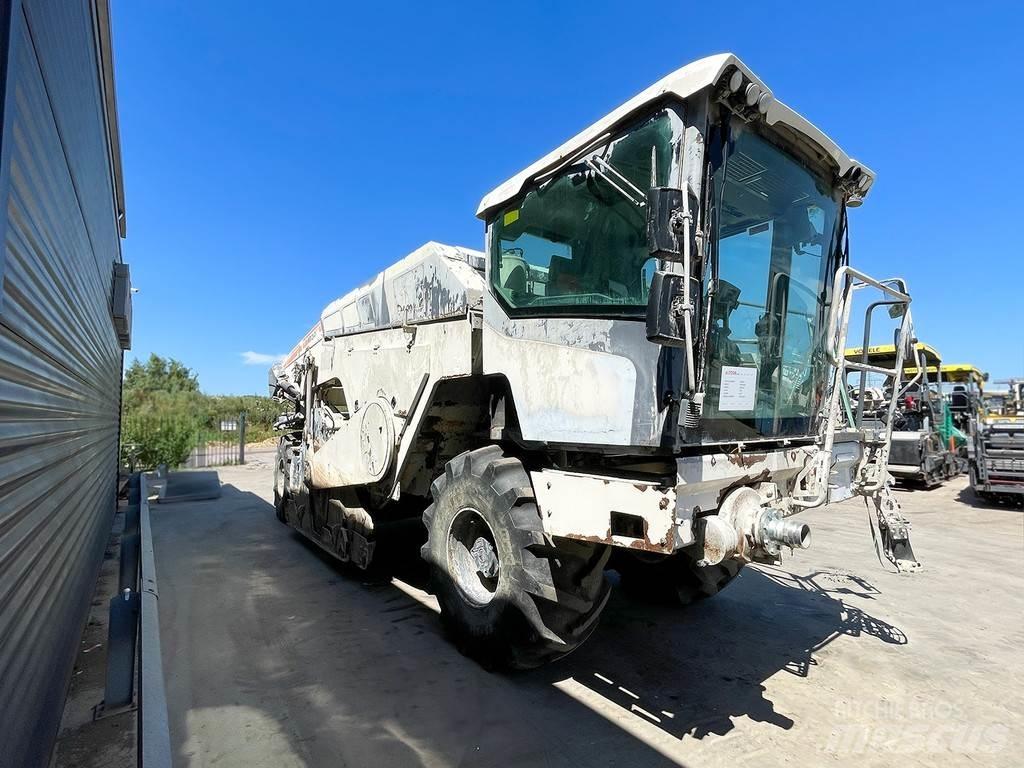 Wirtgen WR 240I Mašine za reciklažu asfalta