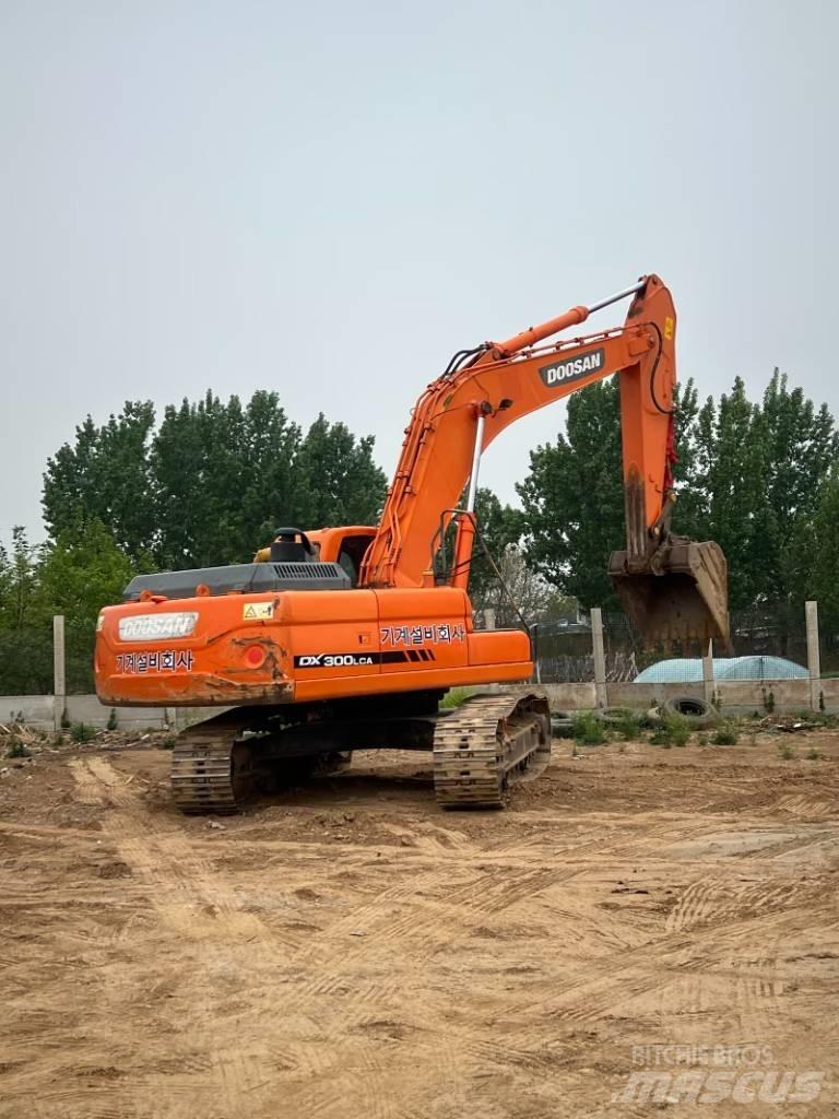 Doosan DX300LCA Bageri guseničari