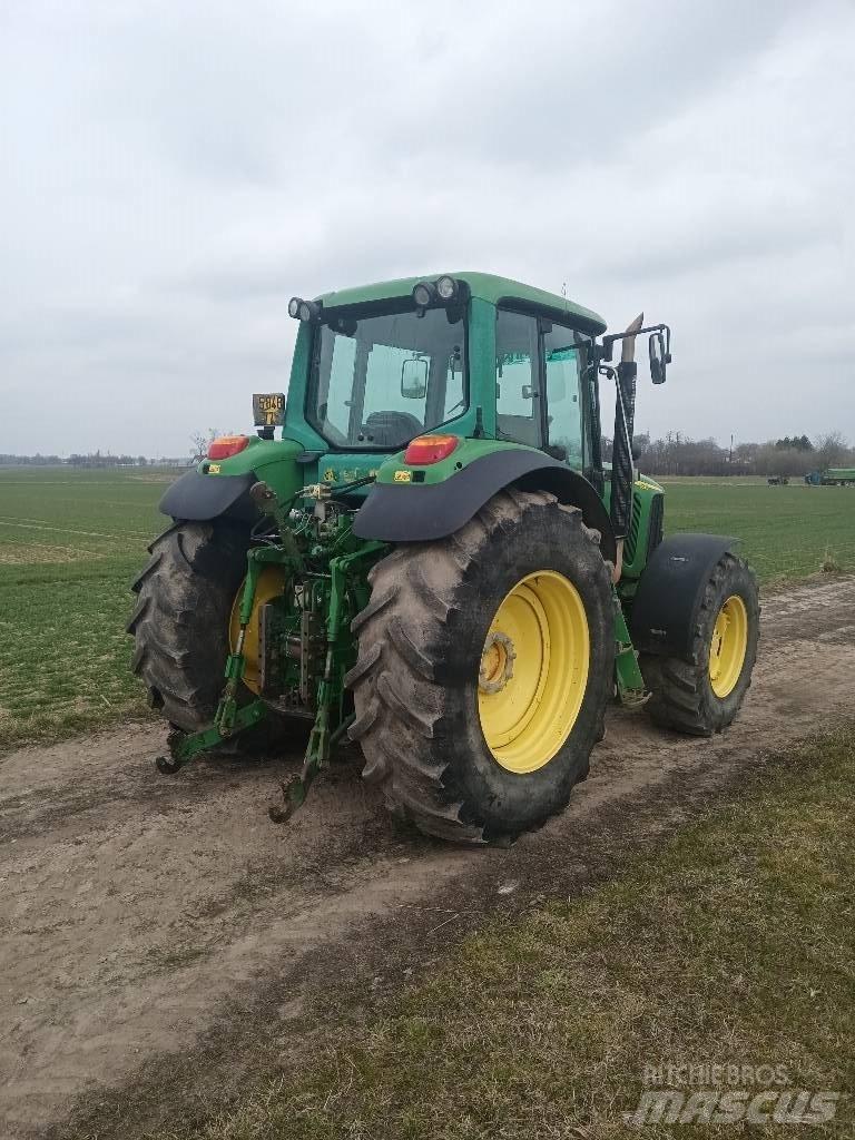 John Deere 6820 AQ Traktori