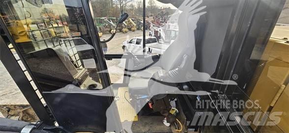 CAT 559D Utovarivači stabala