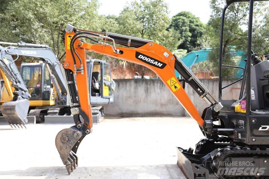 Doosan DX 17 Bageri guseničari