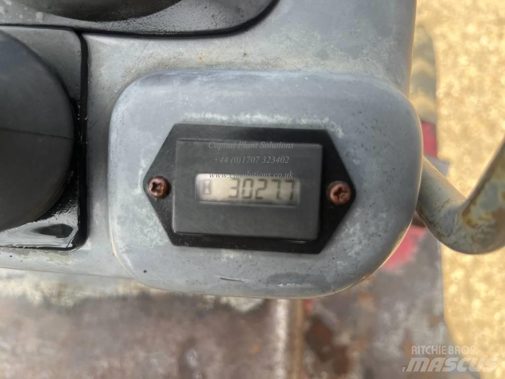 Takeuchi TB 108 Mini bageri < 7t