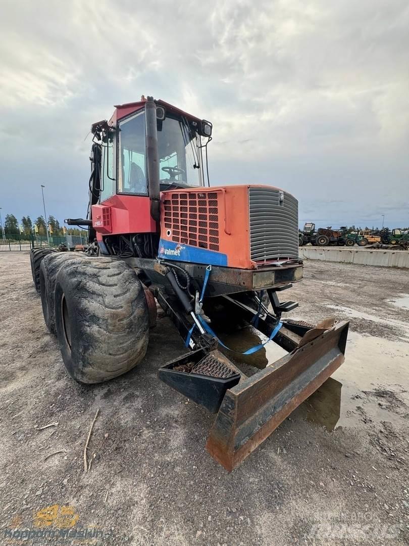 Valmet 890.2 Forvarderi