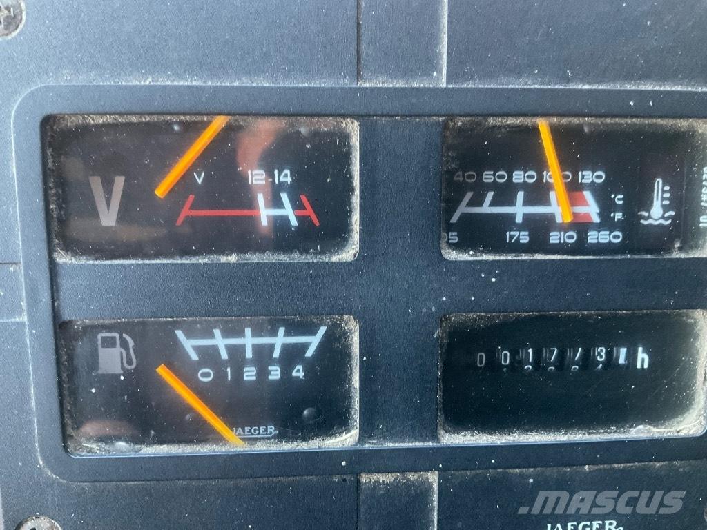 New Holland TX 30 Kombajni