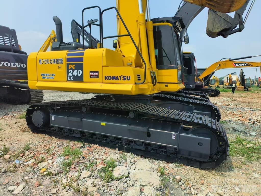 Komatsu PC 240-8 Midi bageri 7t – 12t