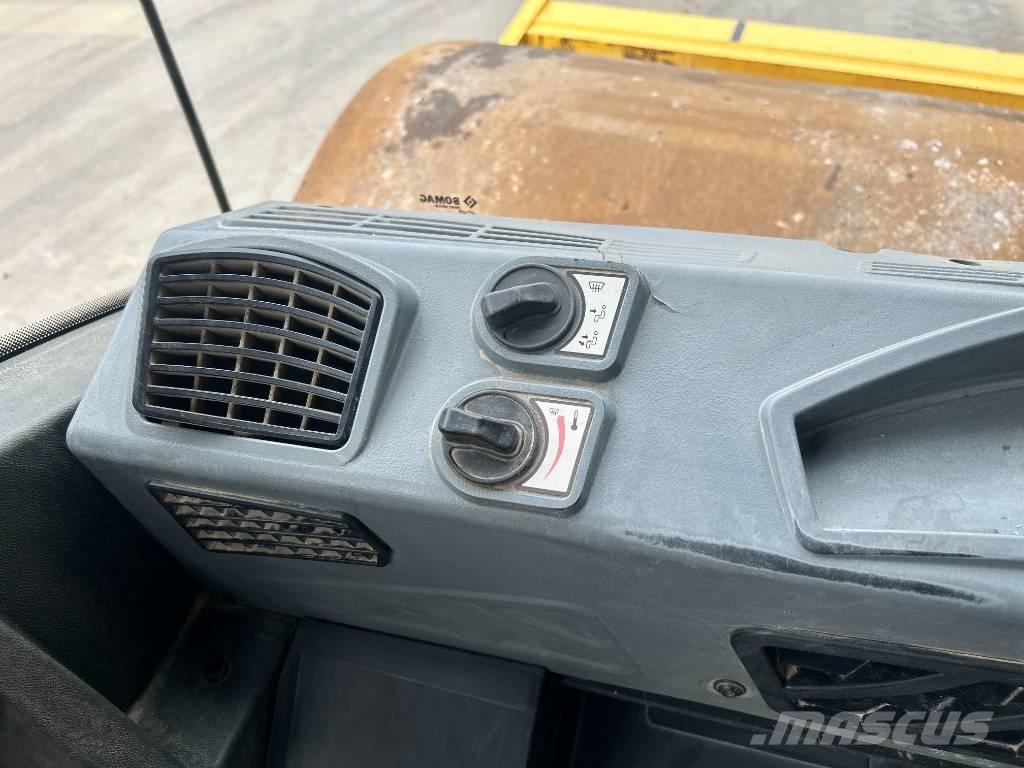 Bomag BW213D-5 Valjci sa jednim bubnjem