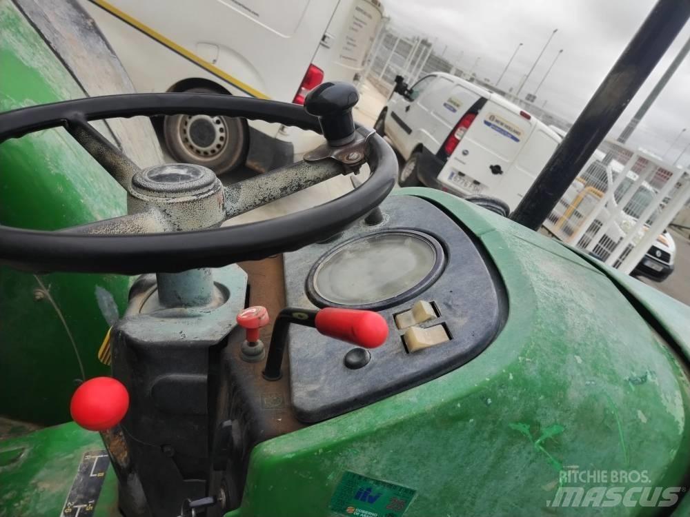 John Deere 2450 Traktori