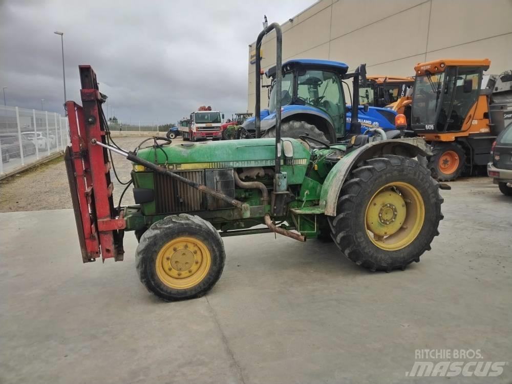 John Deere 2450 Traktori