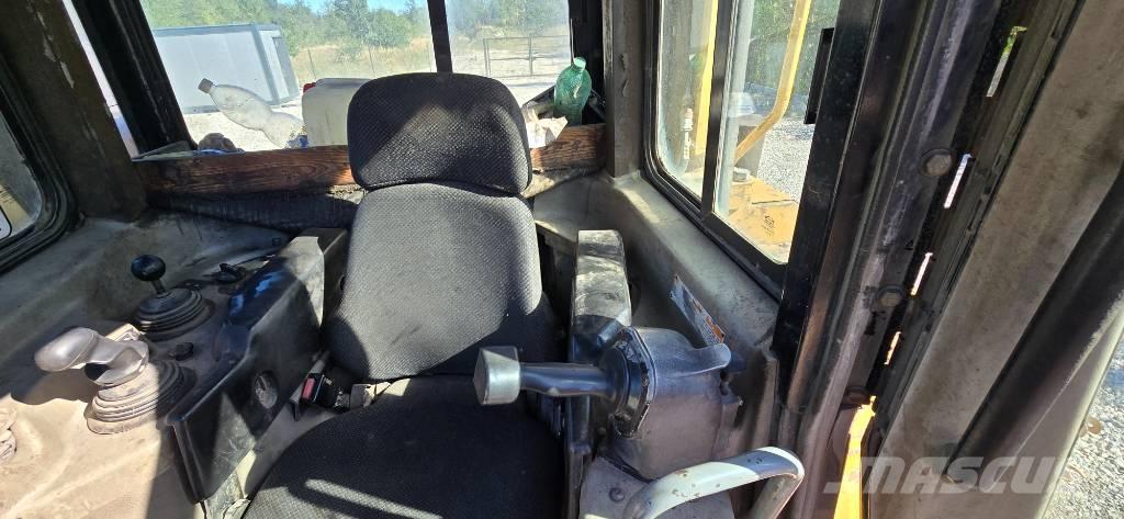 CAT D 6 R XL II Buldožeri guseničari