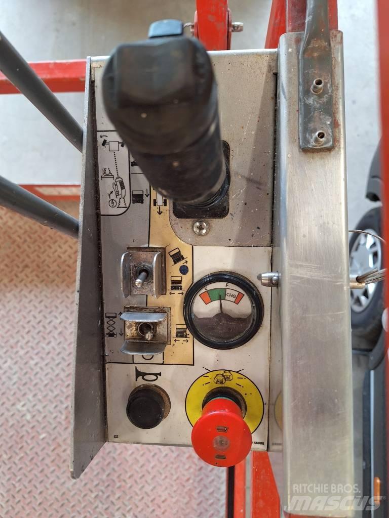 SkyJack SJ III 4632 Makazaste platforme