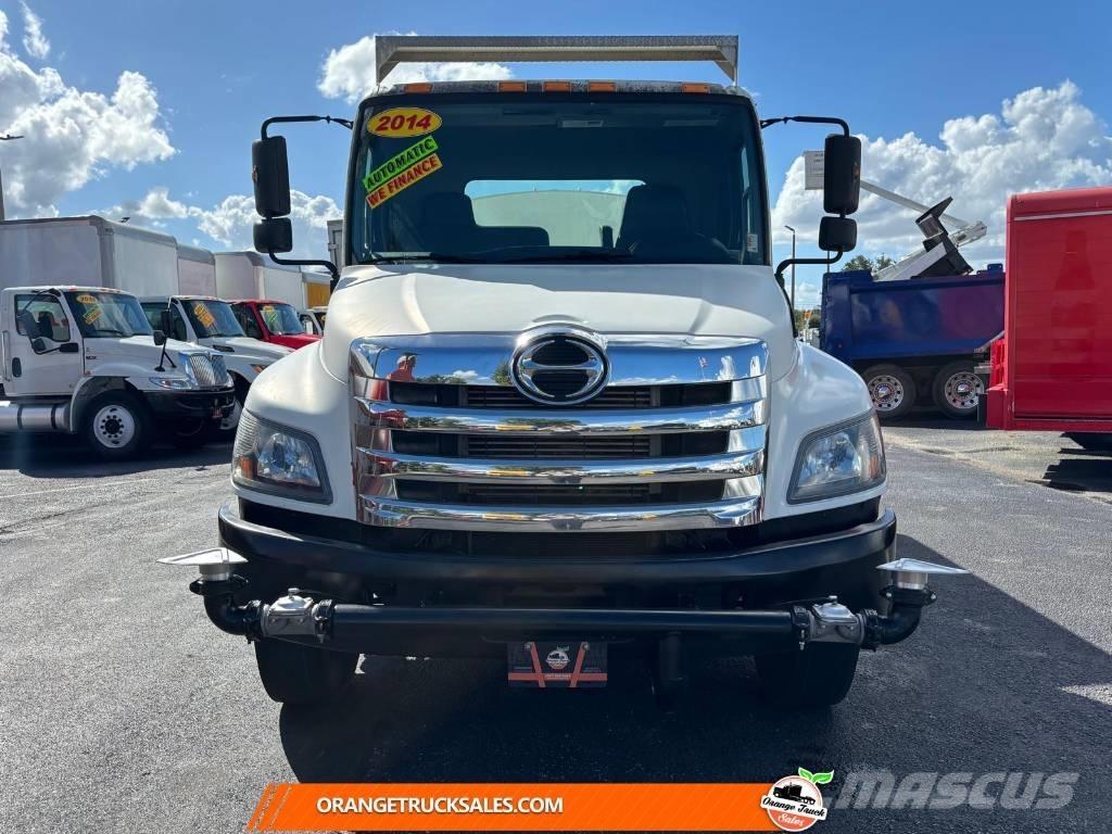 Hino 338 Kamioni za vodu