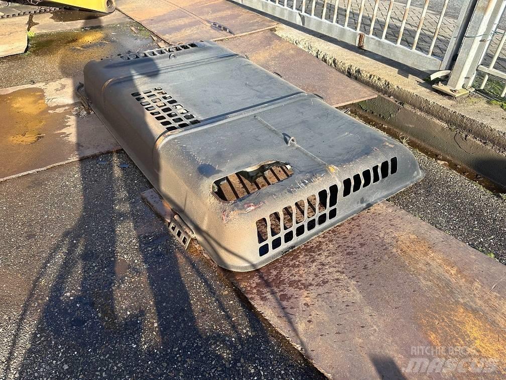 CAT 325DL hood Šasija i vešenje