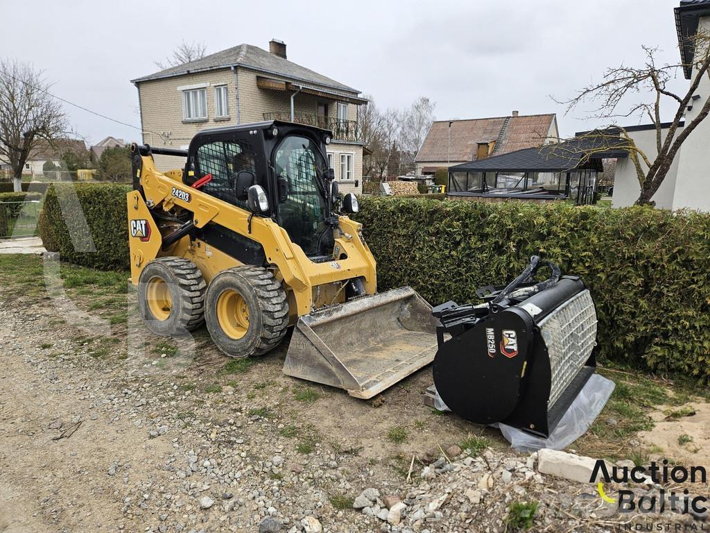 CAT 242 D 3 Skid steer mini utovarivači