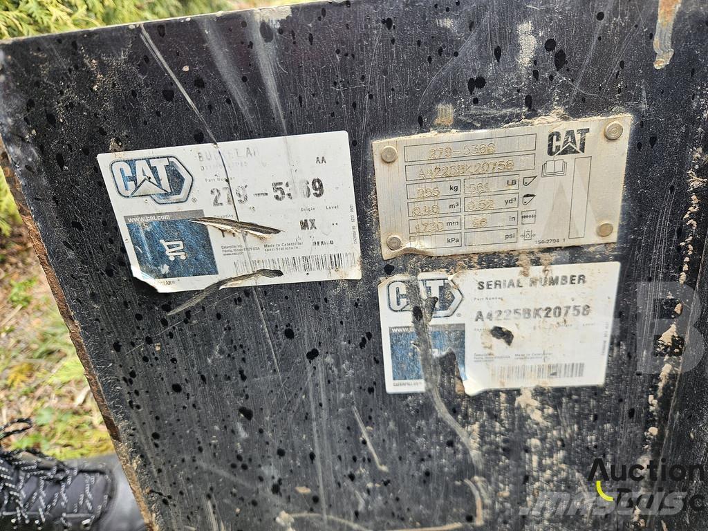 CAT 242 D 3 Skid steer mini utovarivači