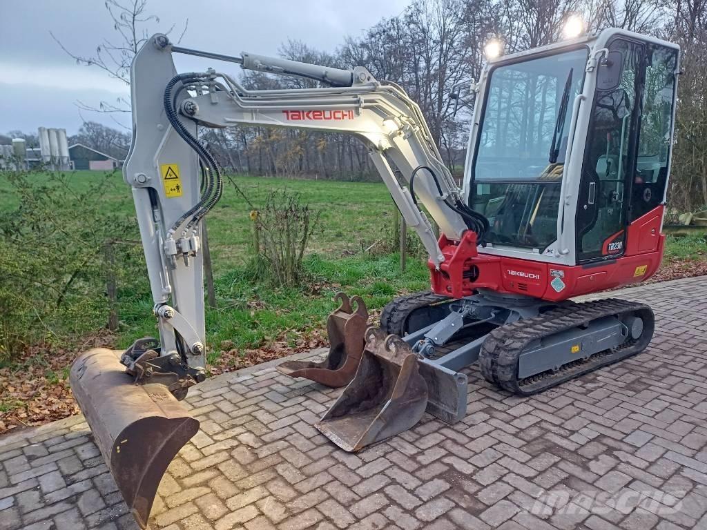 Takeuchi TB 230 Mini bageri < 7t