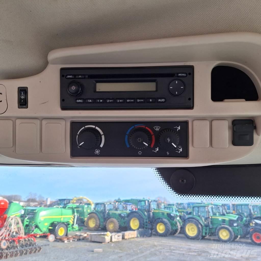 John Deere 6125R Traktori