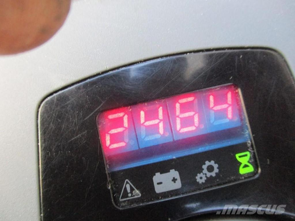 Toyota LPE250 Nisko podizni električni viljuškar sa stajalištom