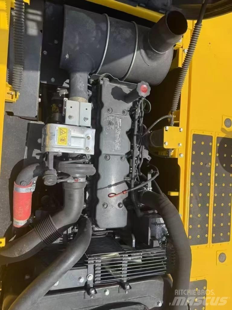 Komatsu 220LC-8 Bageri guseničari