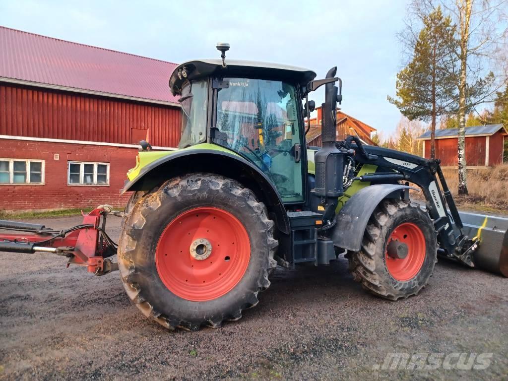CLAAS Arion 530 Traktori