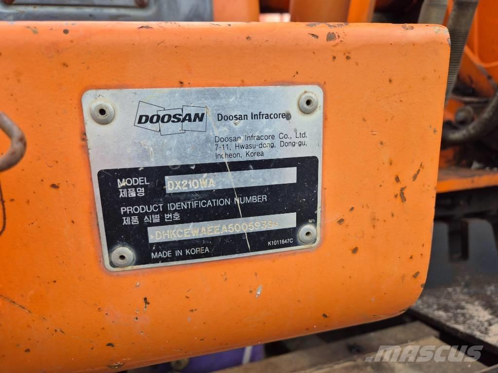Doosan DX210WA Bageri točkaši