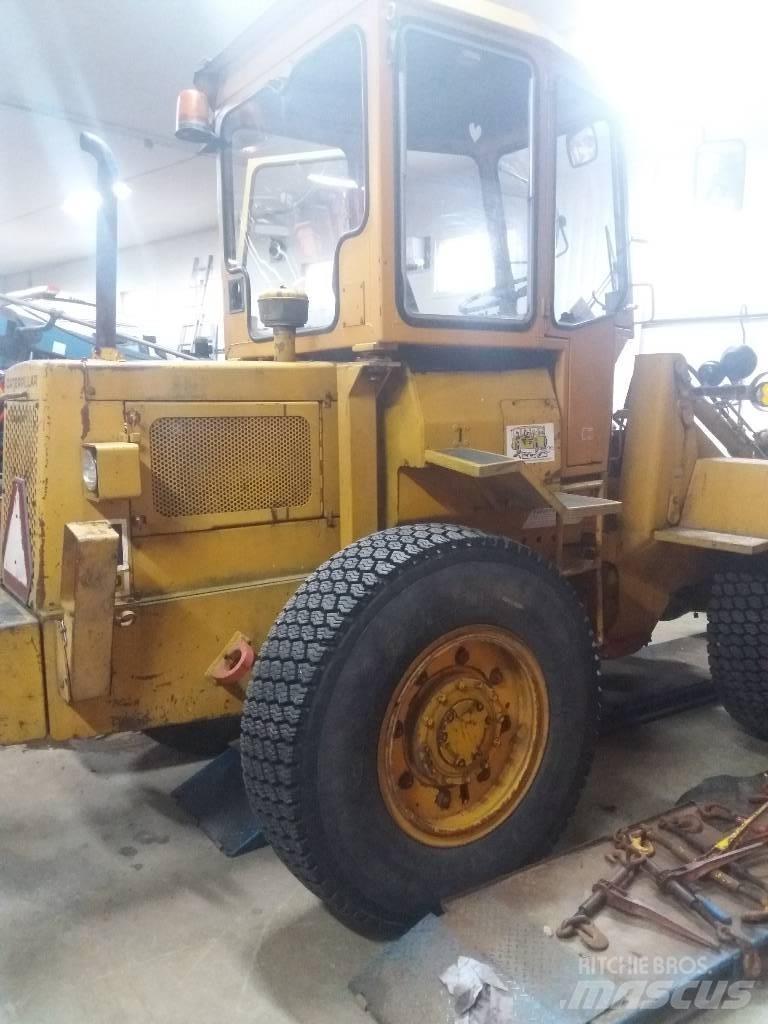 CAT 910 Utovarivači na točkove