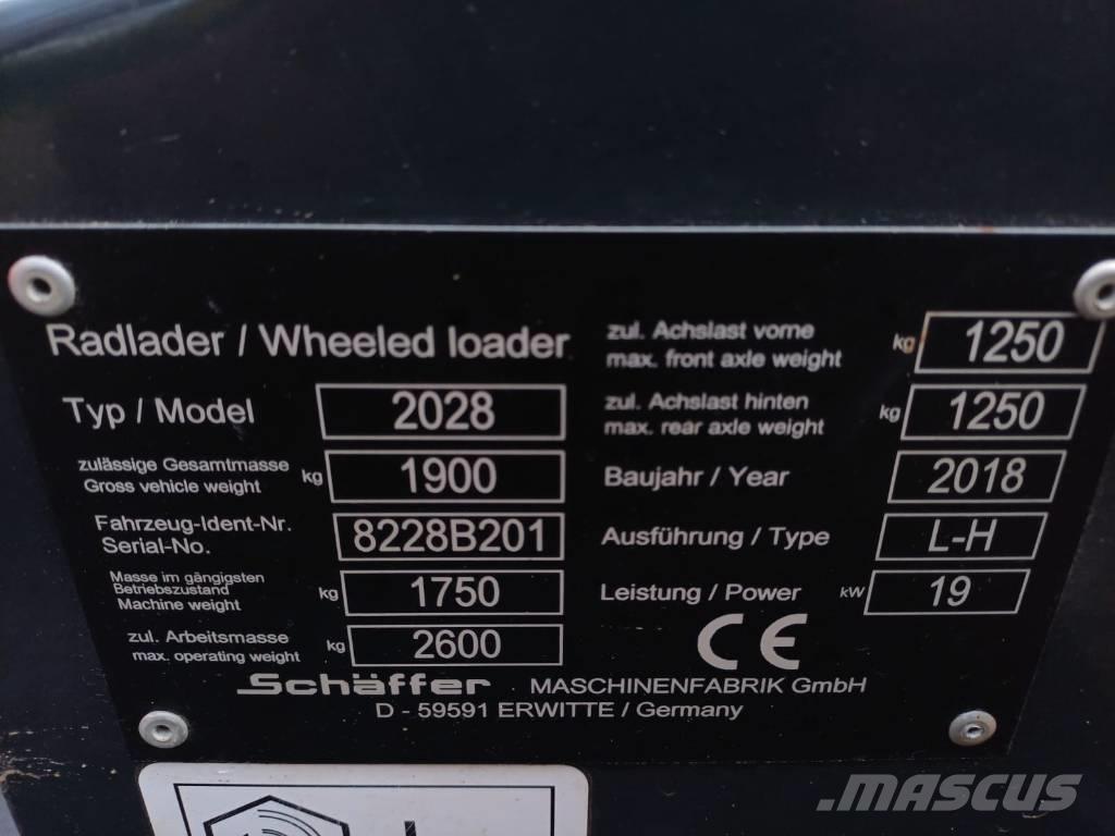 Schäffer 2028 Višenamenski utovarivači