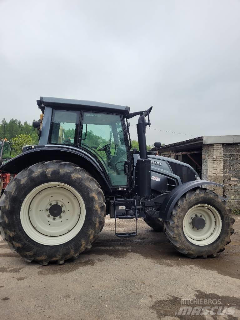 Valtra N 104 Traktori